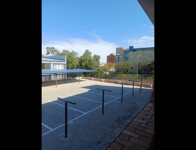 1 BEDROOM APARTMENT BLOCK TO LET IN WESTDENE